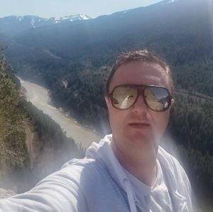 Meet your Posher, Bojan